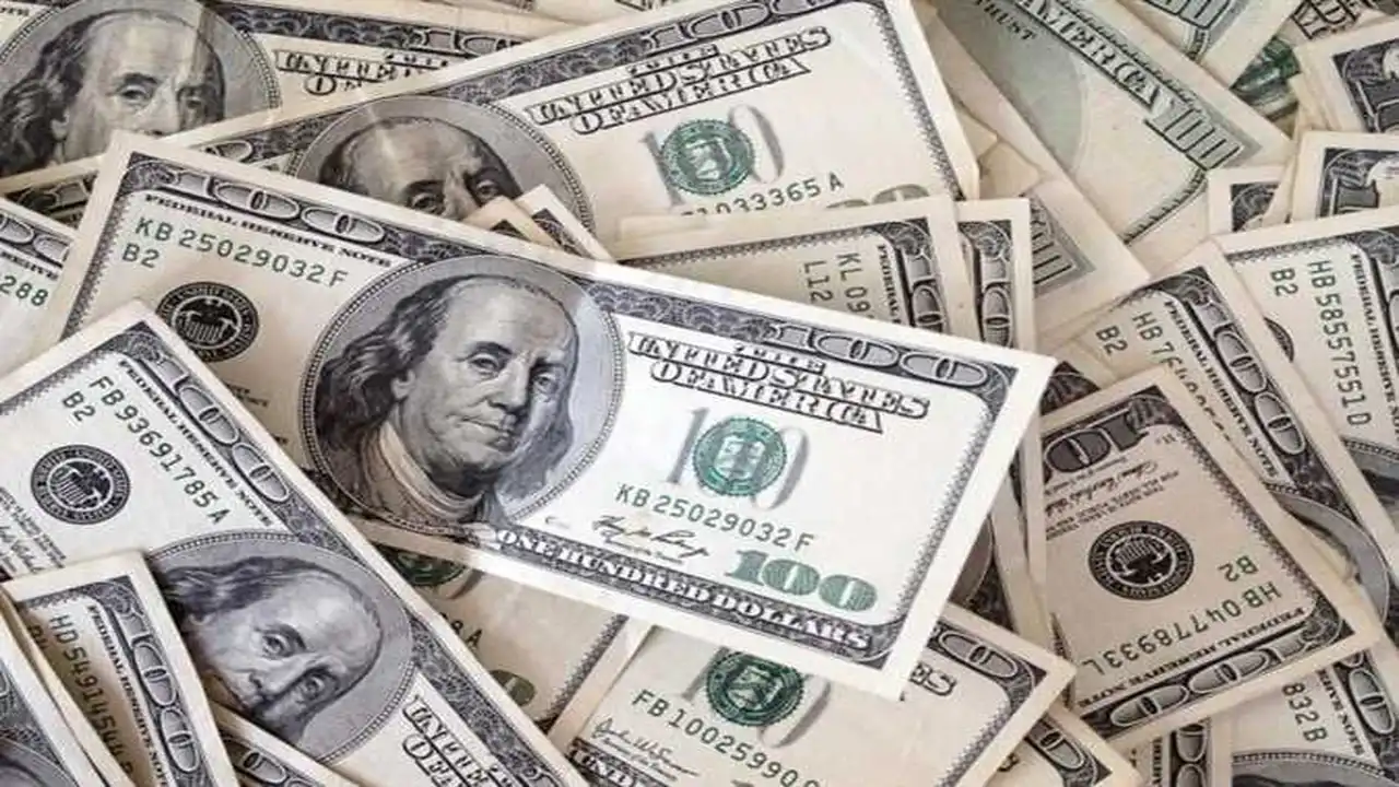 تغيرات أسعار الدولار في البنوك المصرية خلال تعاملات يوم الثلاثاء 17 مارس